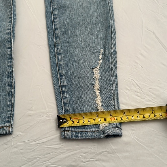 Blank NYC light wash blue denim distressed jeans - Picture 8 of 9